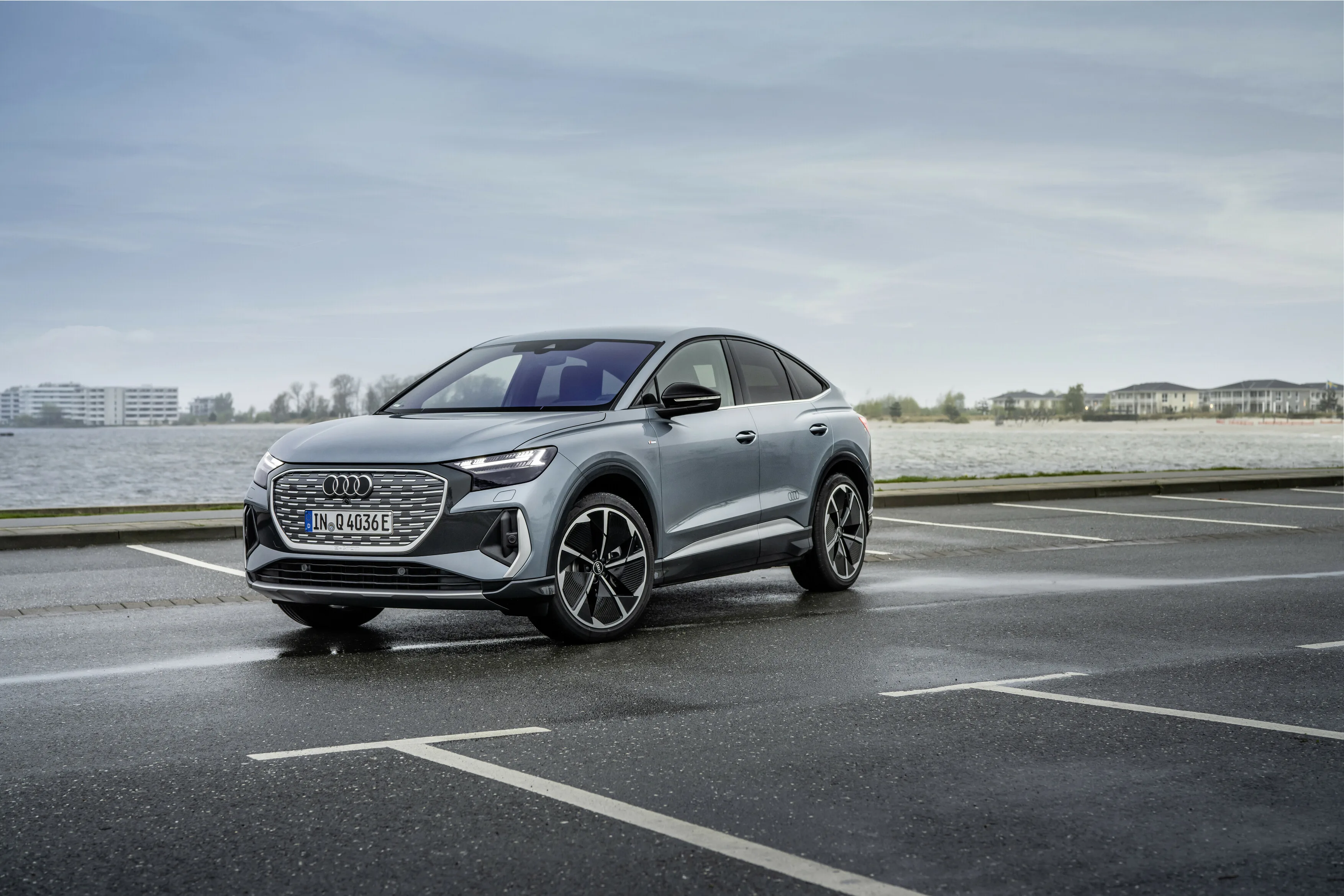 Q4 Sportback e-tron etron